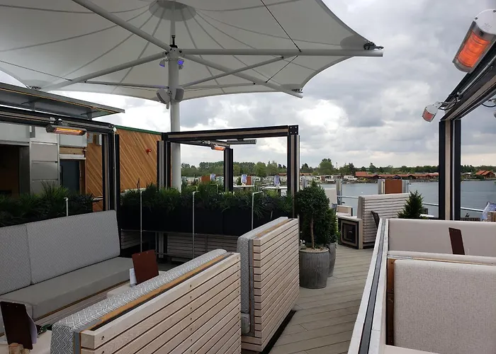 Rj Luxury Caravan Hire With Hot Tub