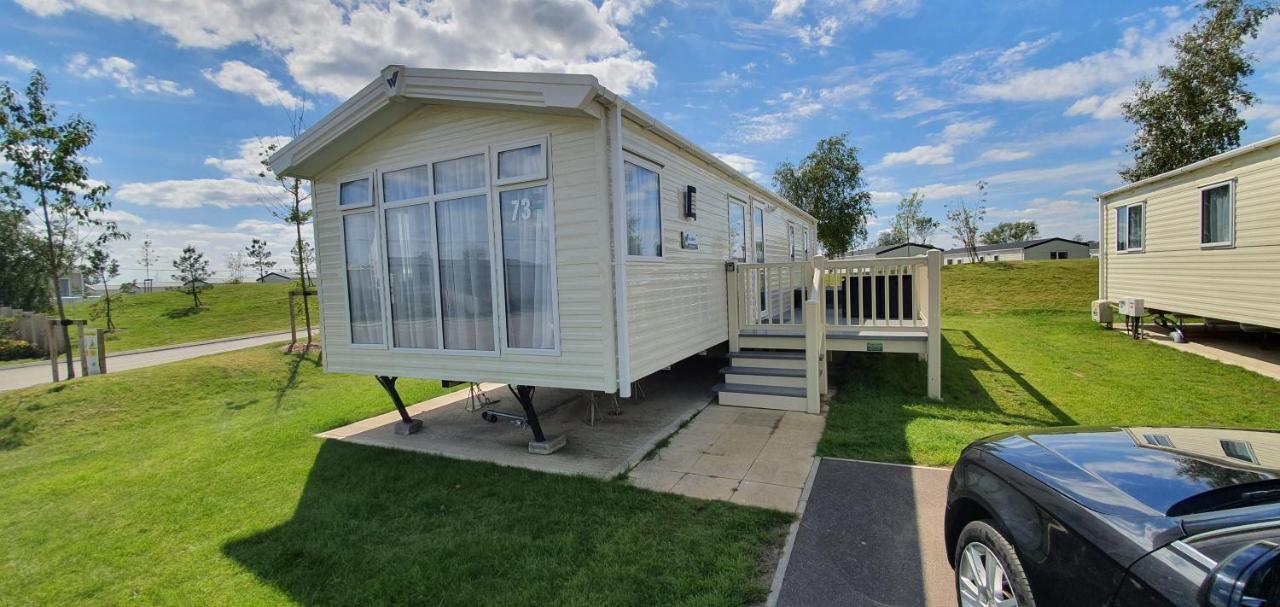 Rj Luxury Caravan Hire With Hot Tub * Tattershall