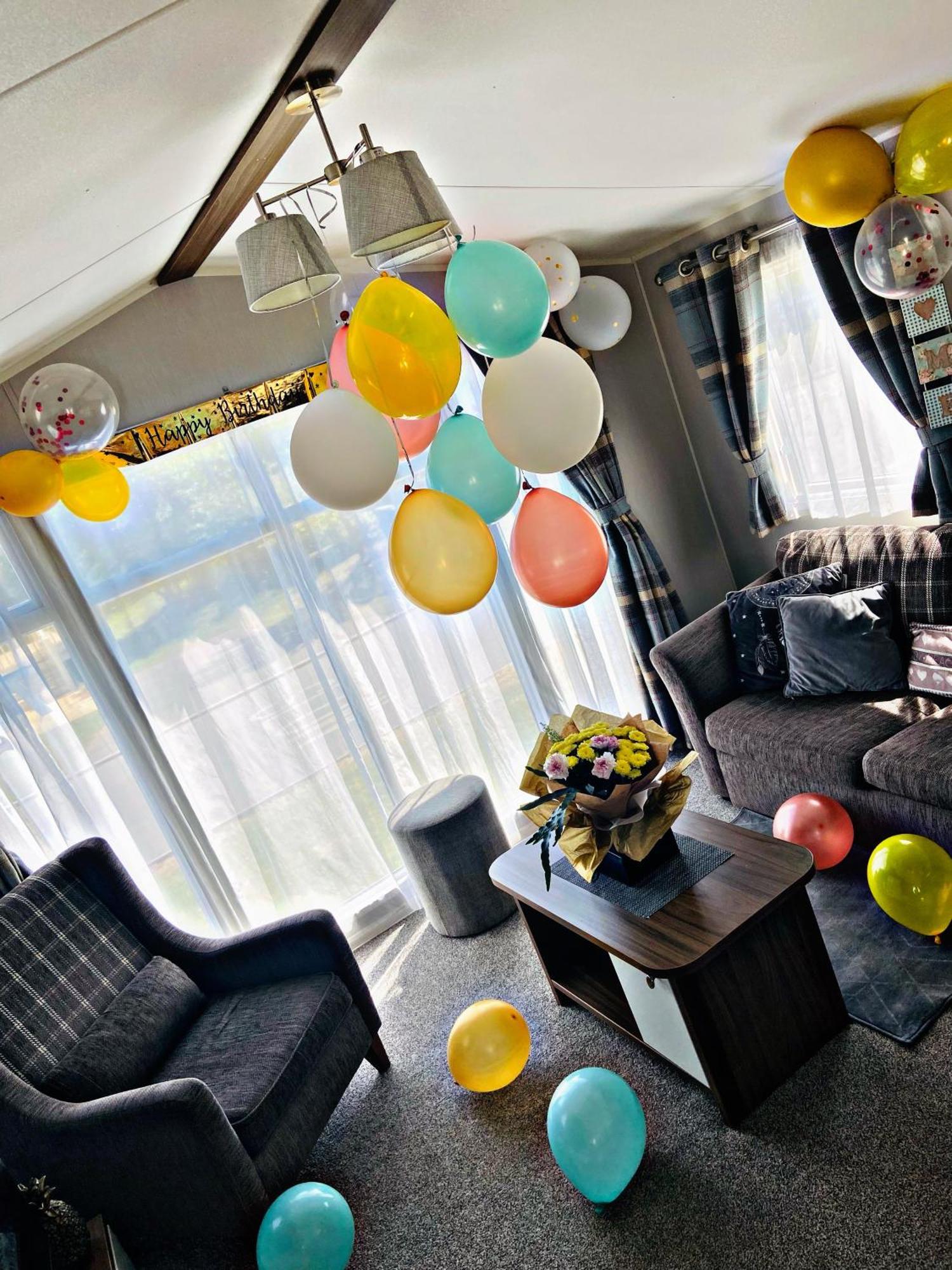 Rj Luxury Caravan Hire With Hot Tub * Tattershall