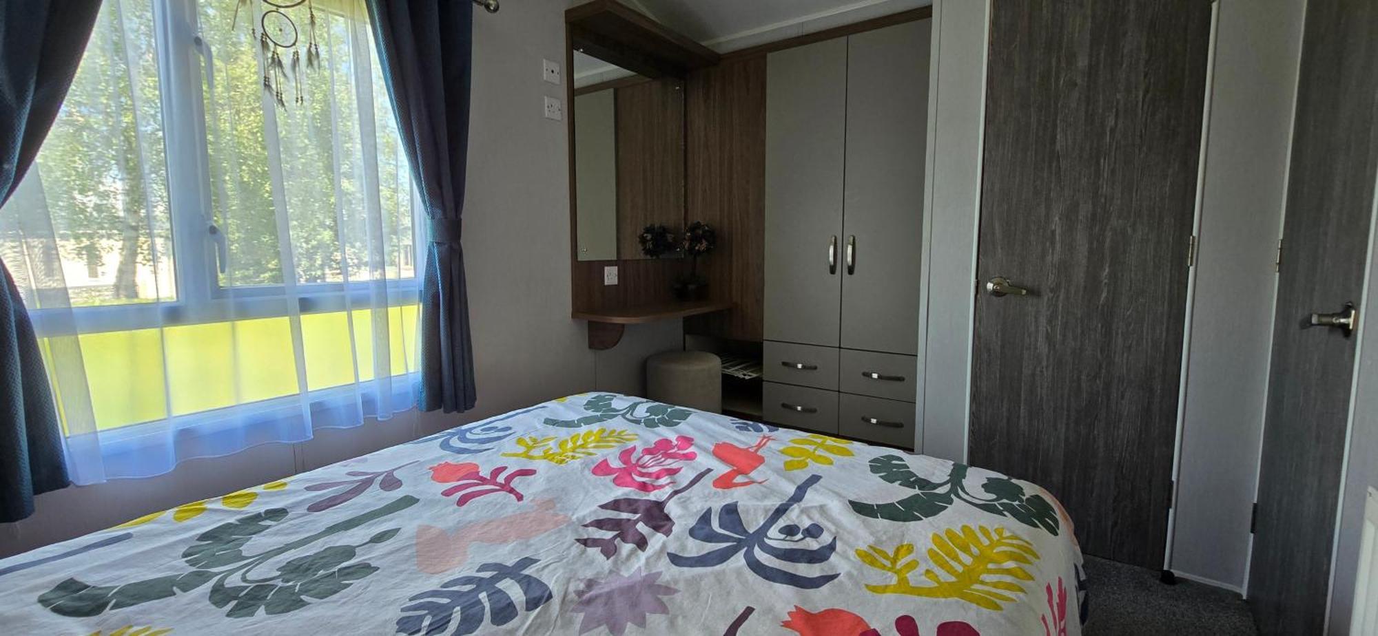 Rj Luxury Caravan Hire With Hot Tub Tattershall