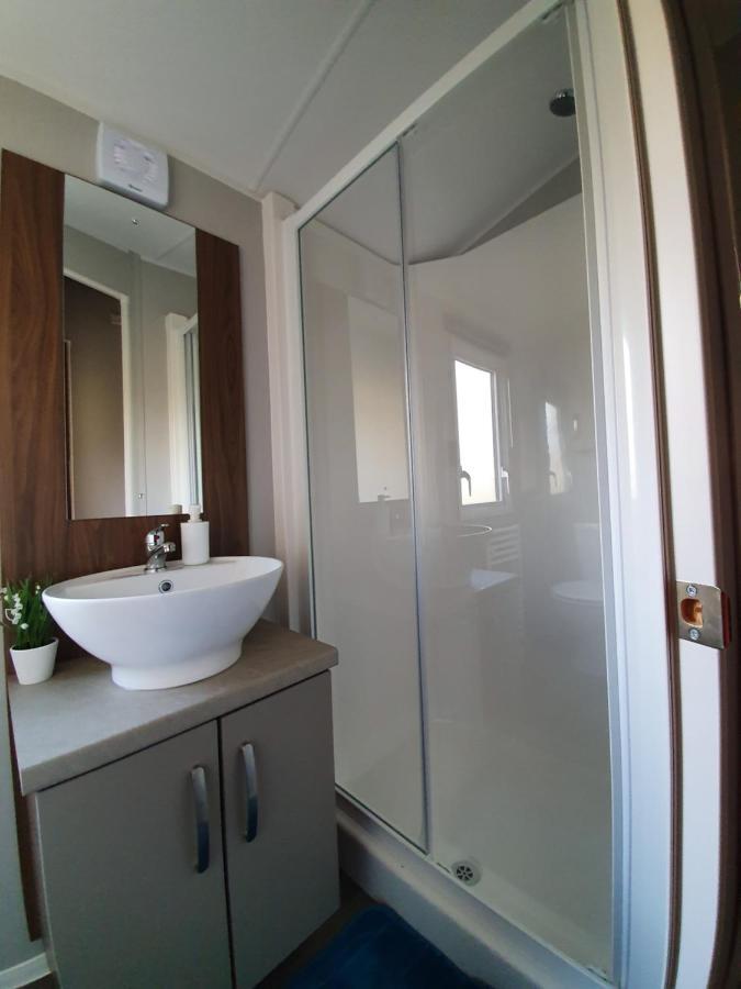 Rj Luxury Caravan Hire With Hot Tub *